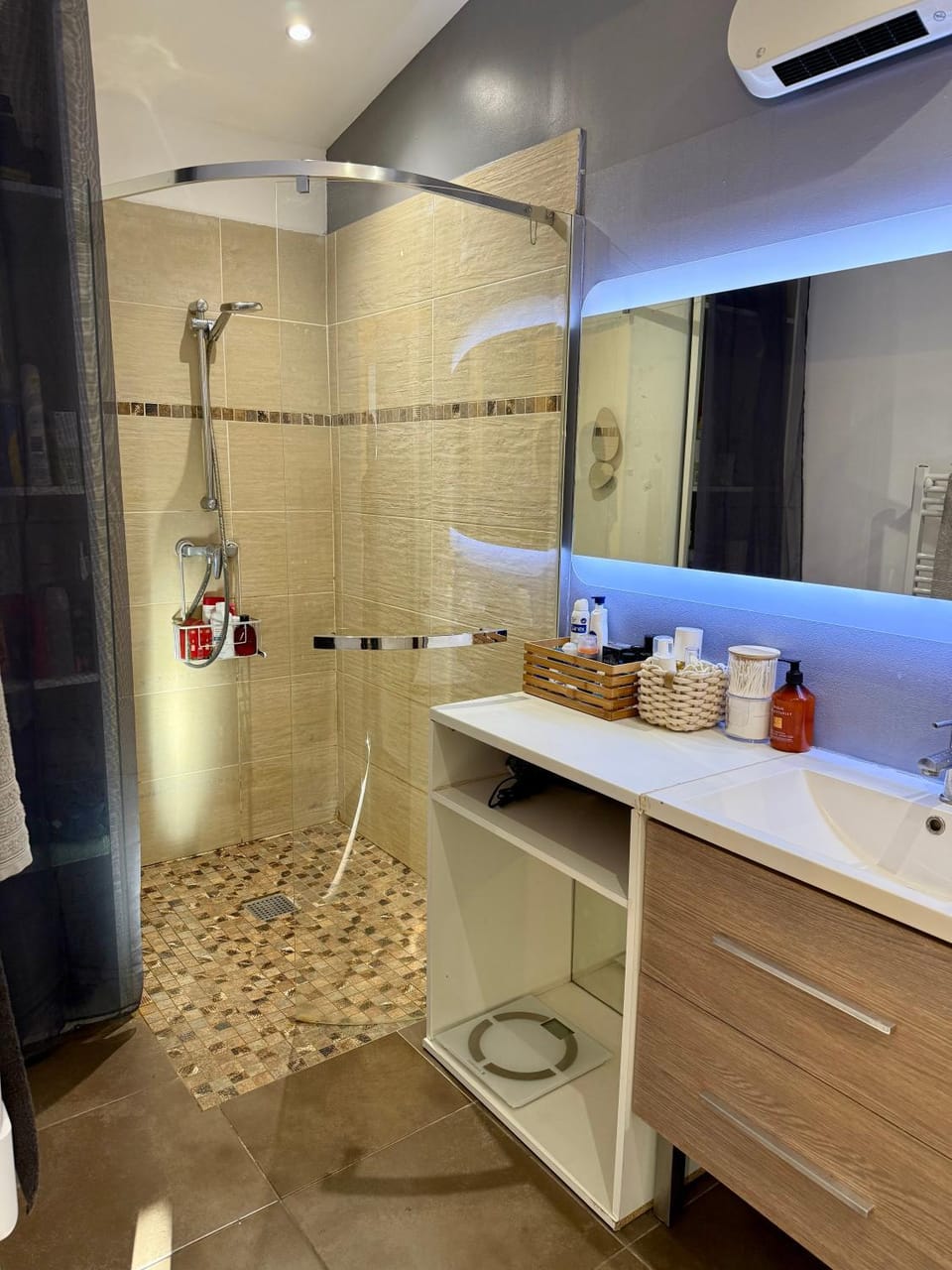 Duplex Magnifique Lumineux au calme sur la Côte d'Azur, Animaux acceptés Apartment in Fréjus