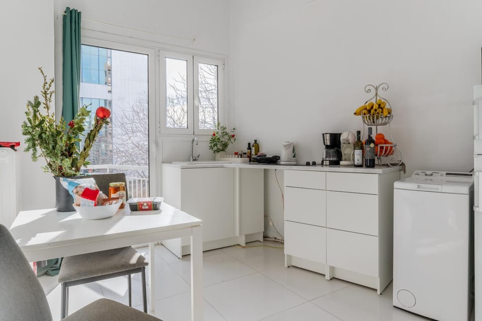 Kitchen or kitchenette, Living room