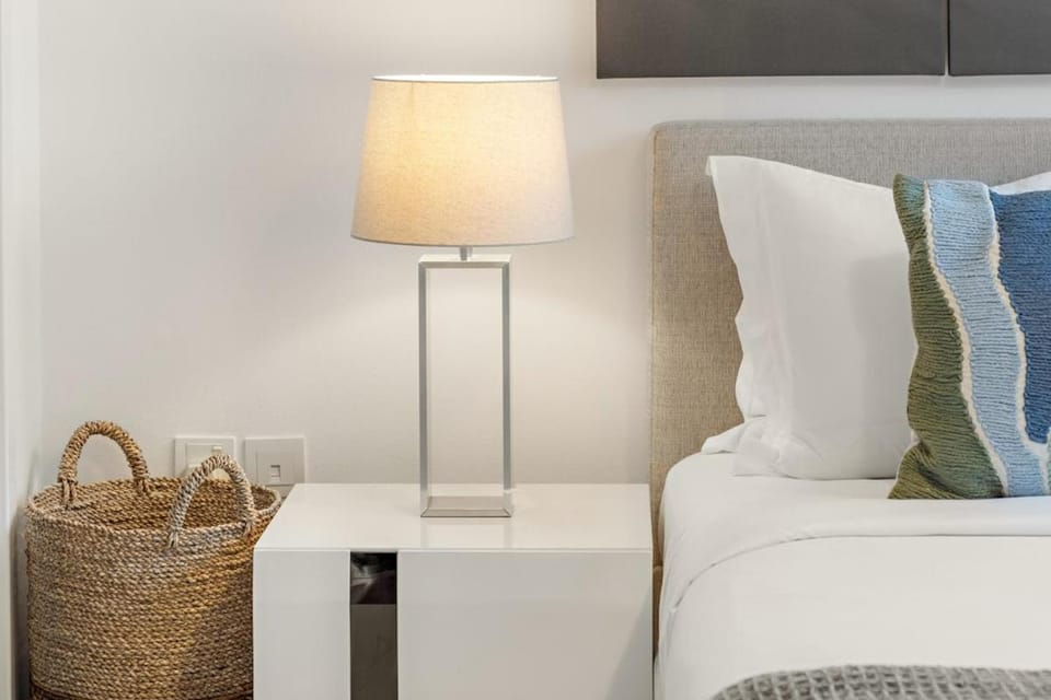FIRST CLASS 1BR Scenic Marina Views Apartment in Dubai