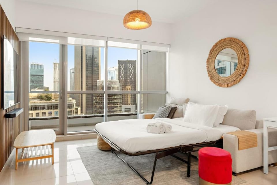 FIRST CLASS 1BR Scenic Marina Views Apartment in Dubai