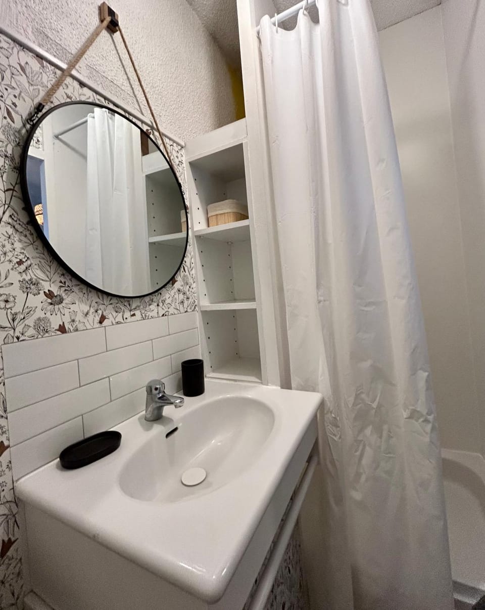Shower, Bathroom