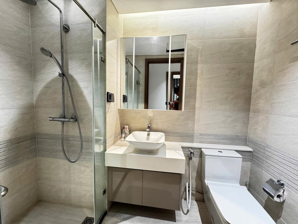 Shower, Toilet, Bathroom, Bath