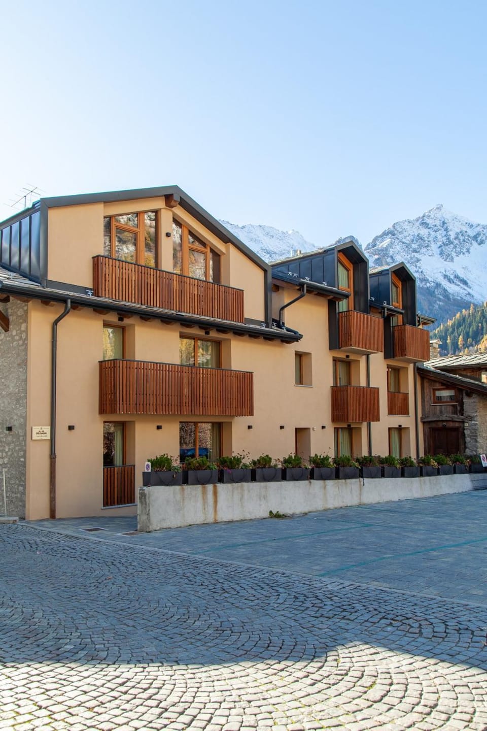 Property building, Mountain view