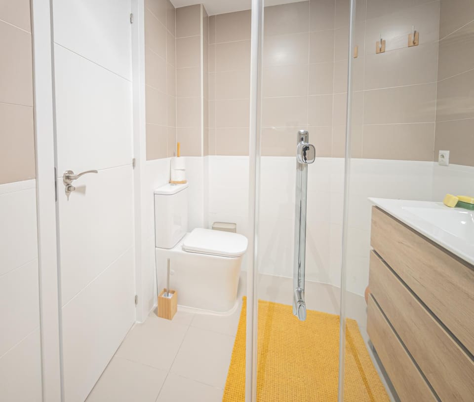 Shower, Toilet, Bathroom