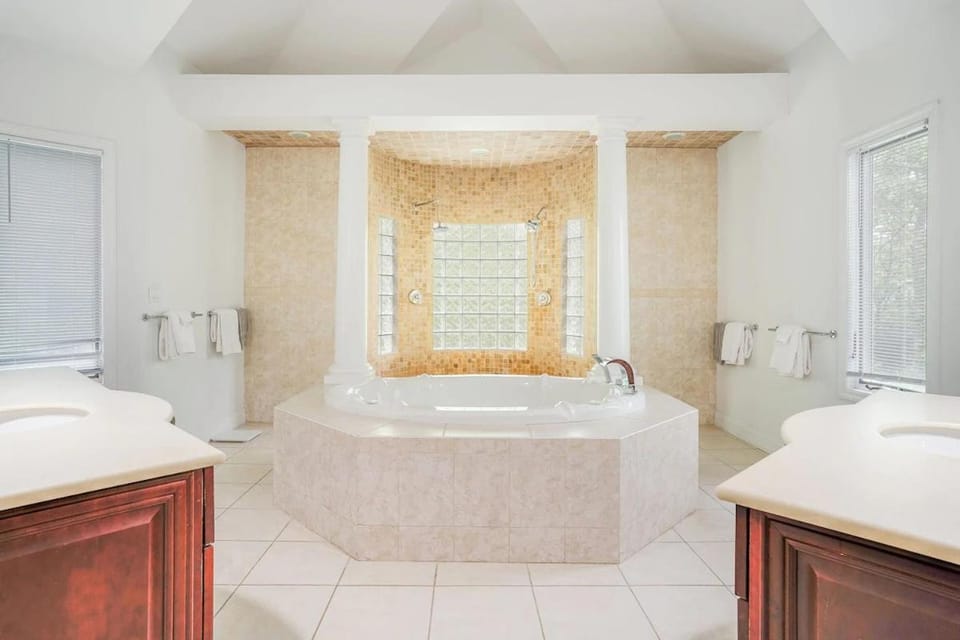 Villa Hollow Villa in The Hamptons