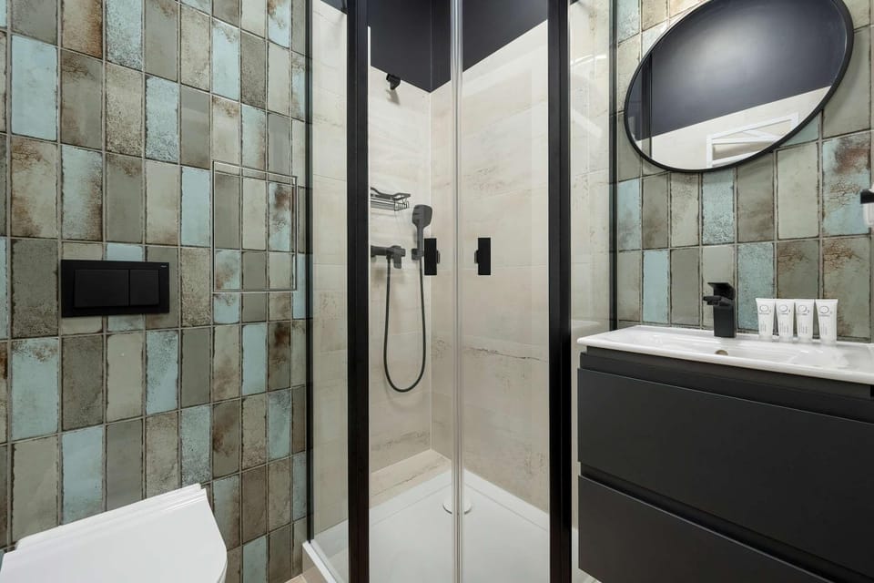 Shower, Bathroom, towels
