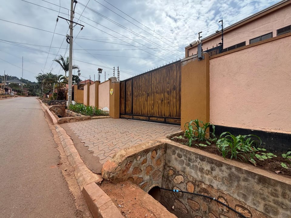 Aura Homes Buziga Bunga Studio 2 Apartment in Kampala