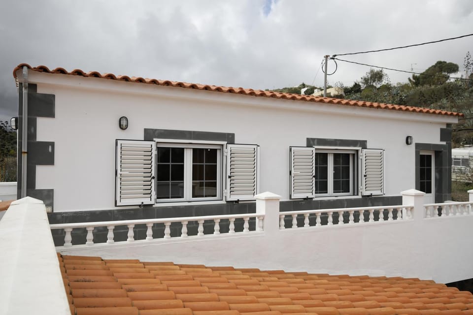 Facade/entrance, Off site