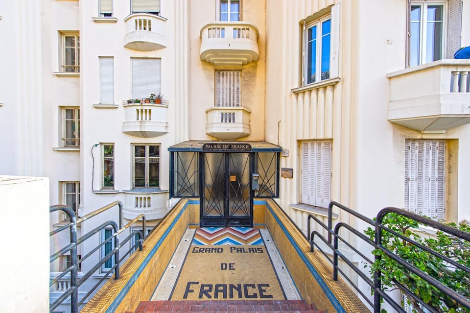 Property building, Facade/entrance