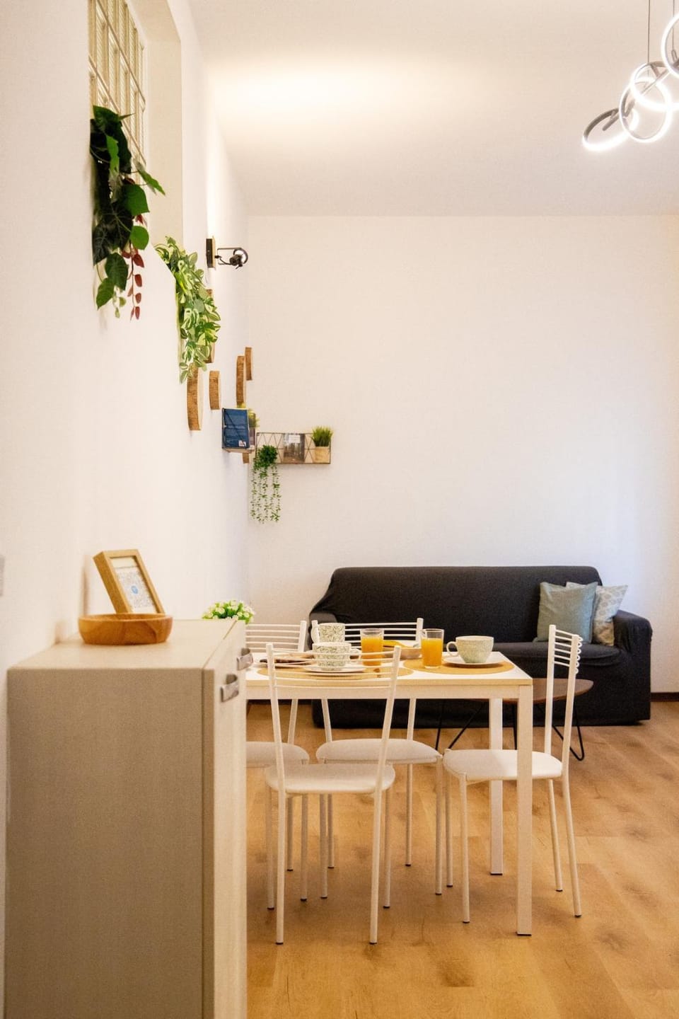 Living room, Dining area