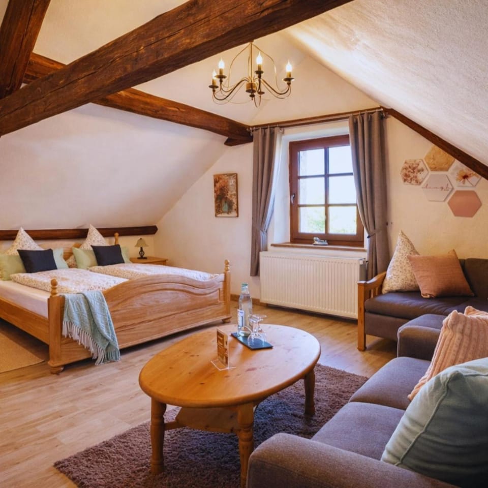 Bed, Living room, Photo of the whole room, Bedroom