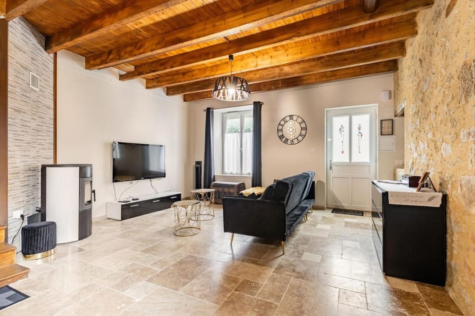 Communal lounge/ TV room, TV and multimedia, Living room, Seating area