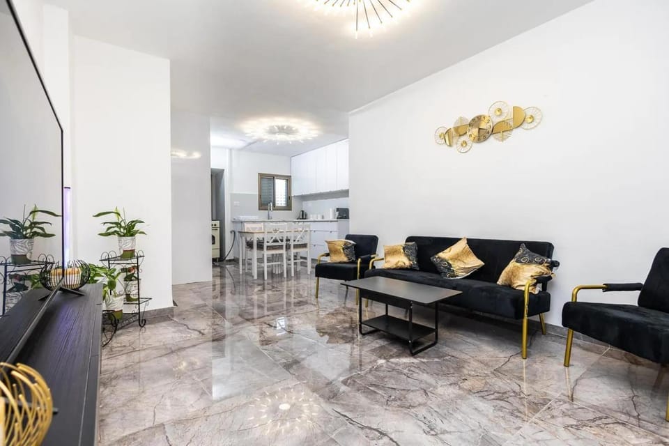 Kitchen or kitchenette, Living room, Seating area