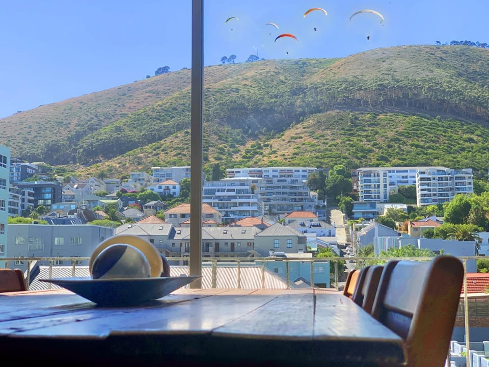 UNIQUE LUXE ARTS LOFT by Sea - Beach Block - Mountain Views Apartment in Sea Point