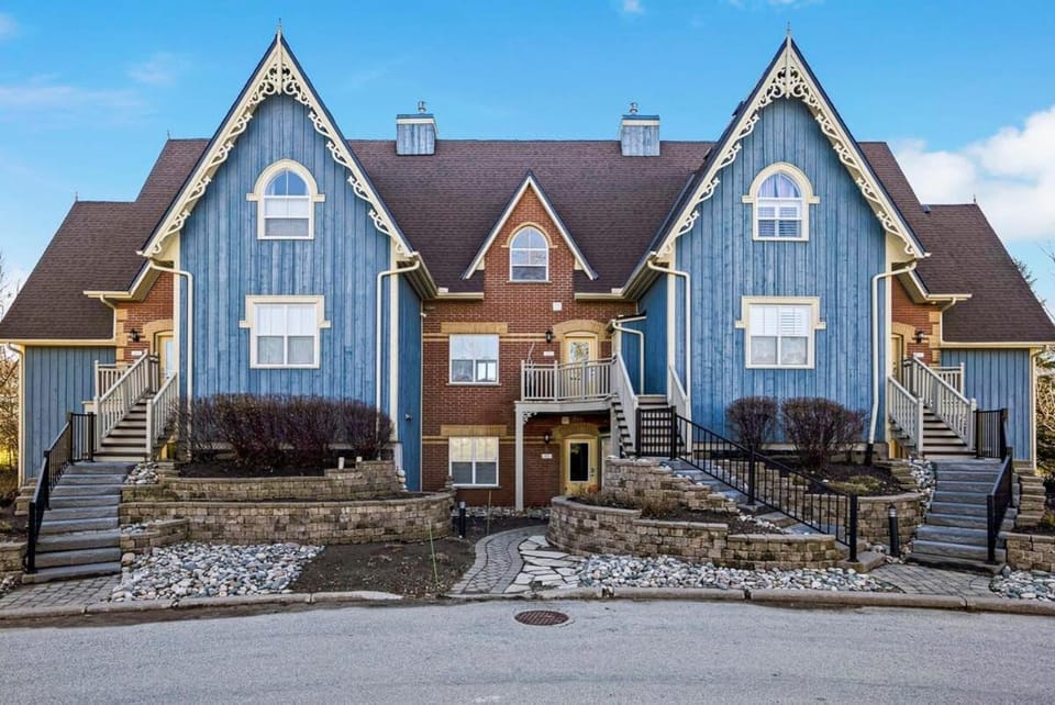 Out of the Blue - Shuttle to Blue Walk & Trails House in Grey Highlands