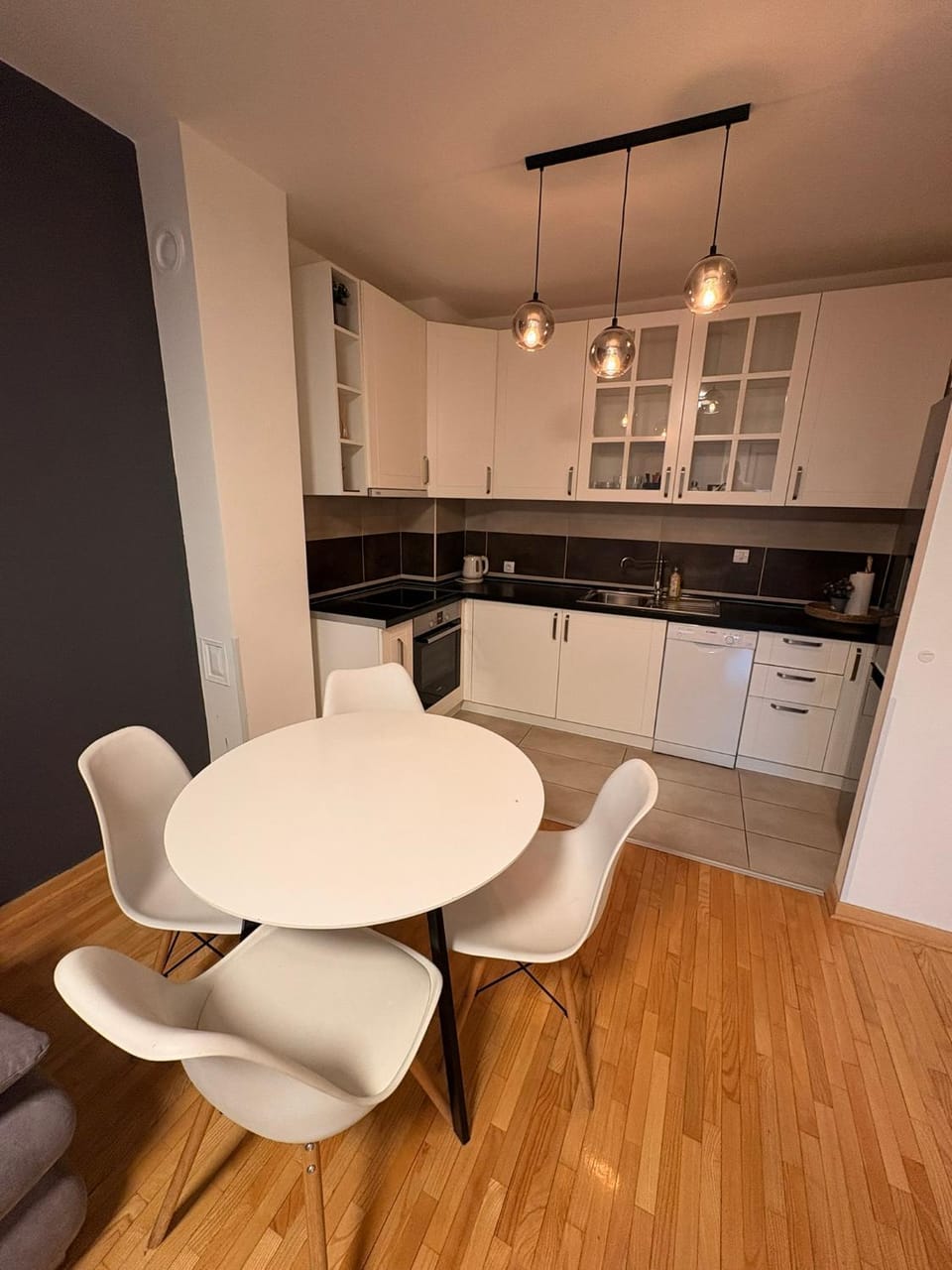 Kitchen or kitchenette, Dining area, stove