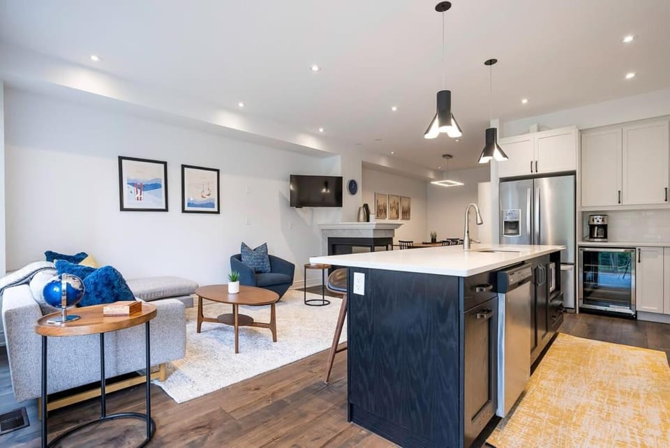 Blue Mountain Townhome - Patio Shuttle Trails House in Grey Highlands