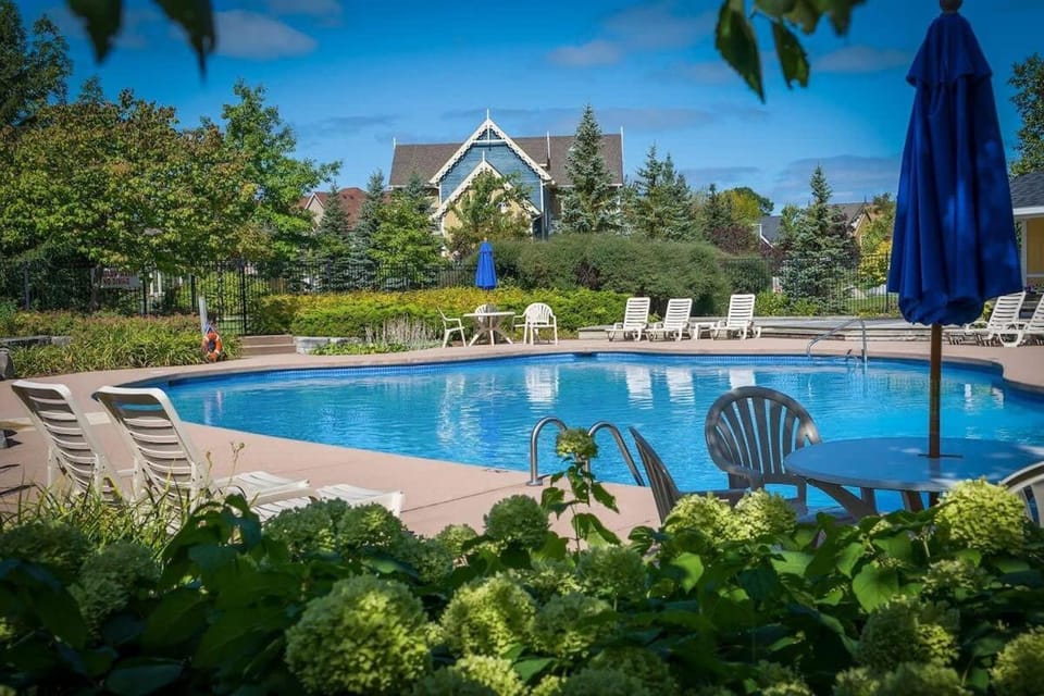 Blue Mountain Townhome - Patio Shuttle Trails House in Grey Highlands