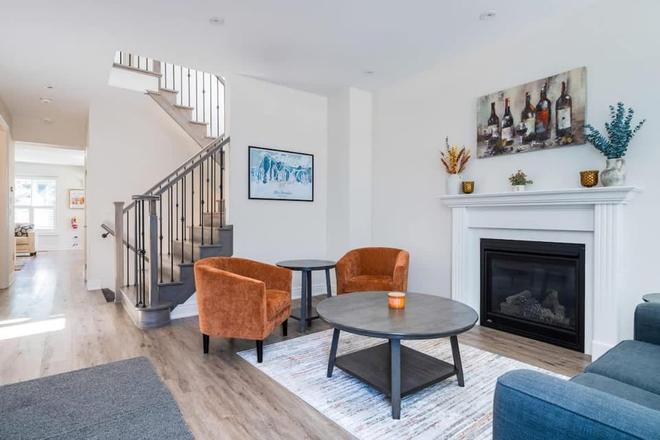 Luxury Mountain Townhome - Shuttle Patio & Trails House in Grey Highlands
