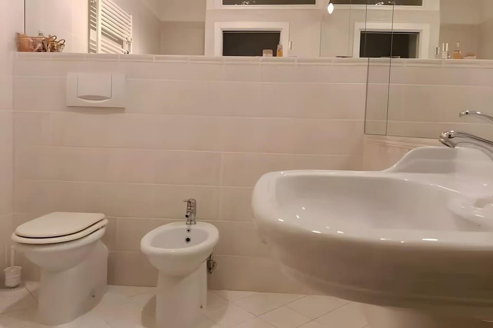 Bathroom, Living room