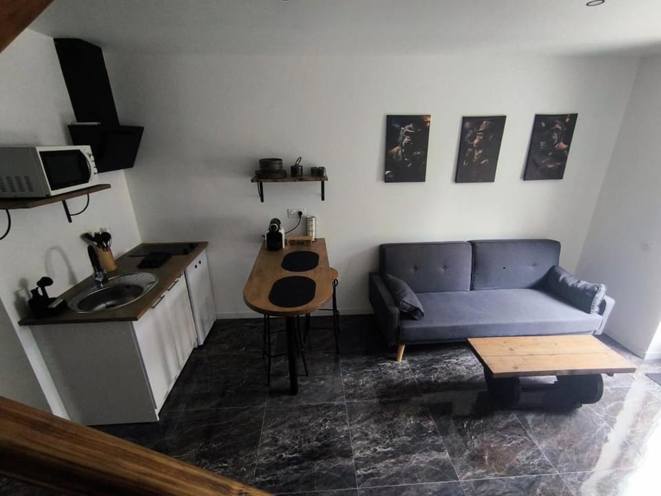 Apocalypse Love Room House in Nouvelle-Aquitaine