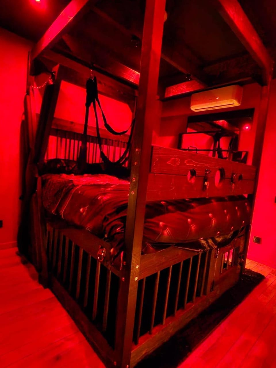 Apocalypse Love Room House in Nouvelle-Aquitaine