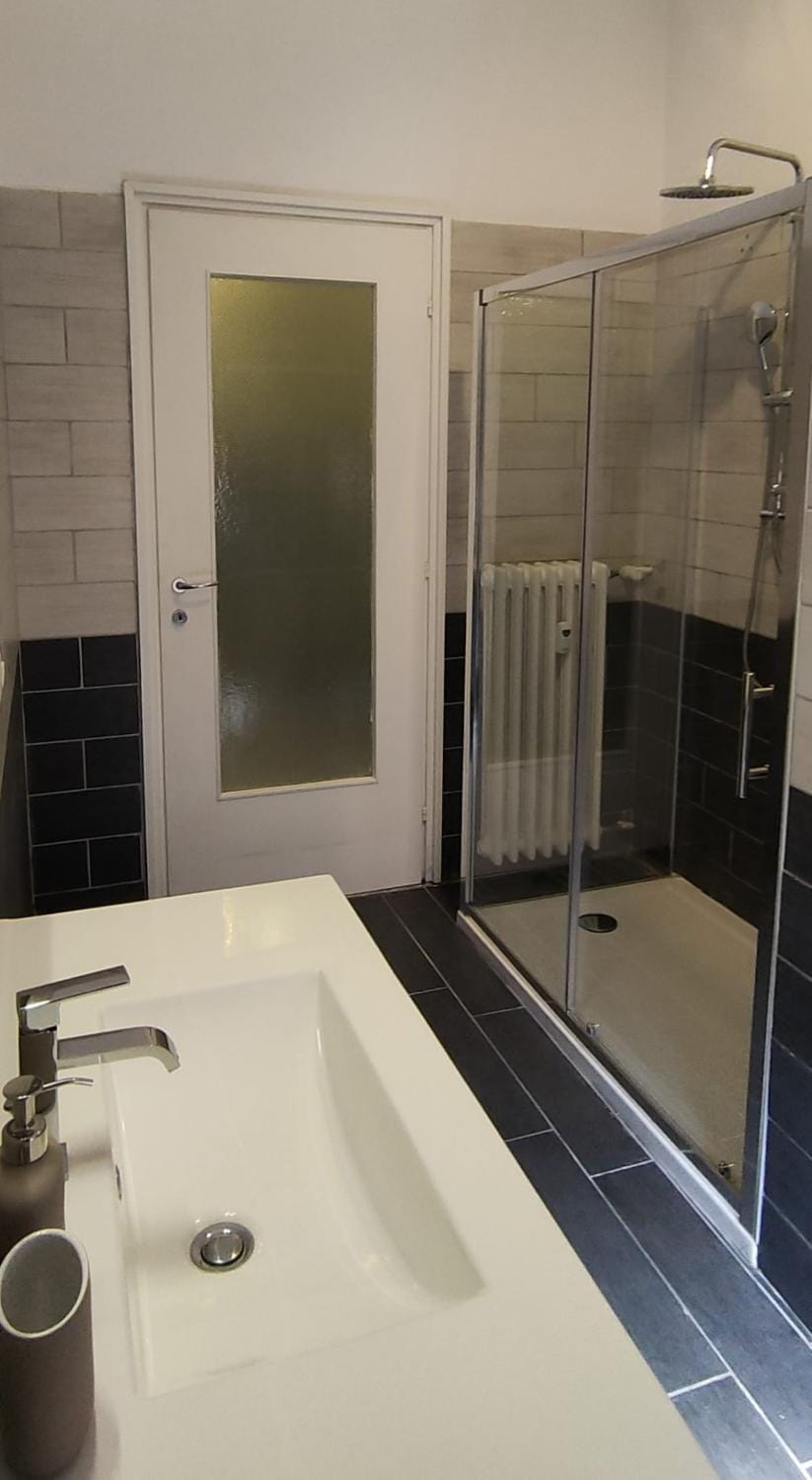 Cozy & Contemporary 2 bdrm 1 bthrm APT in Città Studi Apartment in Milan