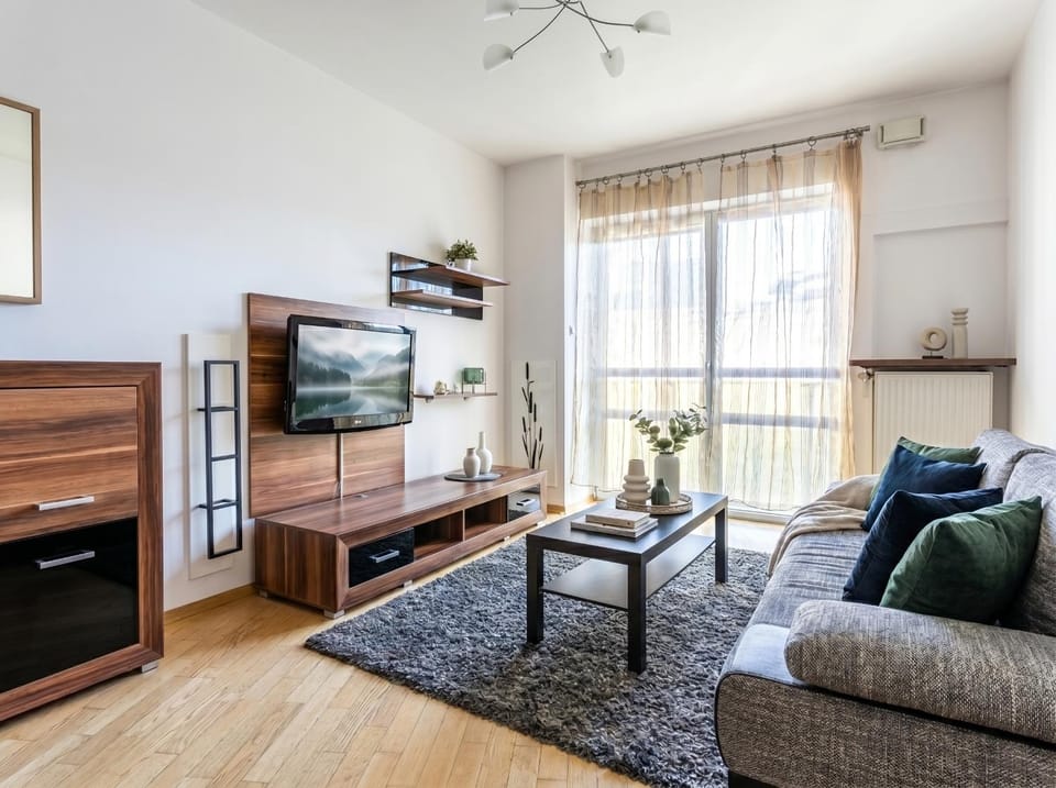 Communal lounge/ TV room, TV and multimedia, Living room, Seating area, Evening entertainment