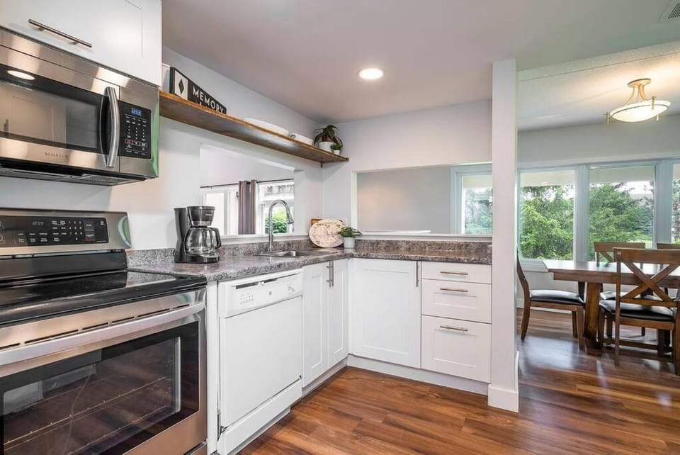Memory Lane - Walk to the Village - Sleeps 10 House in Grey Highlands