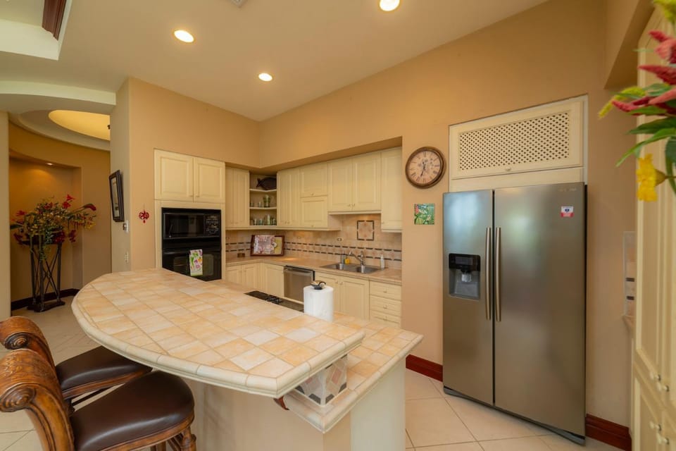 Bella Vista 8B 3 bedr 3 1 and half bath House in Jaco