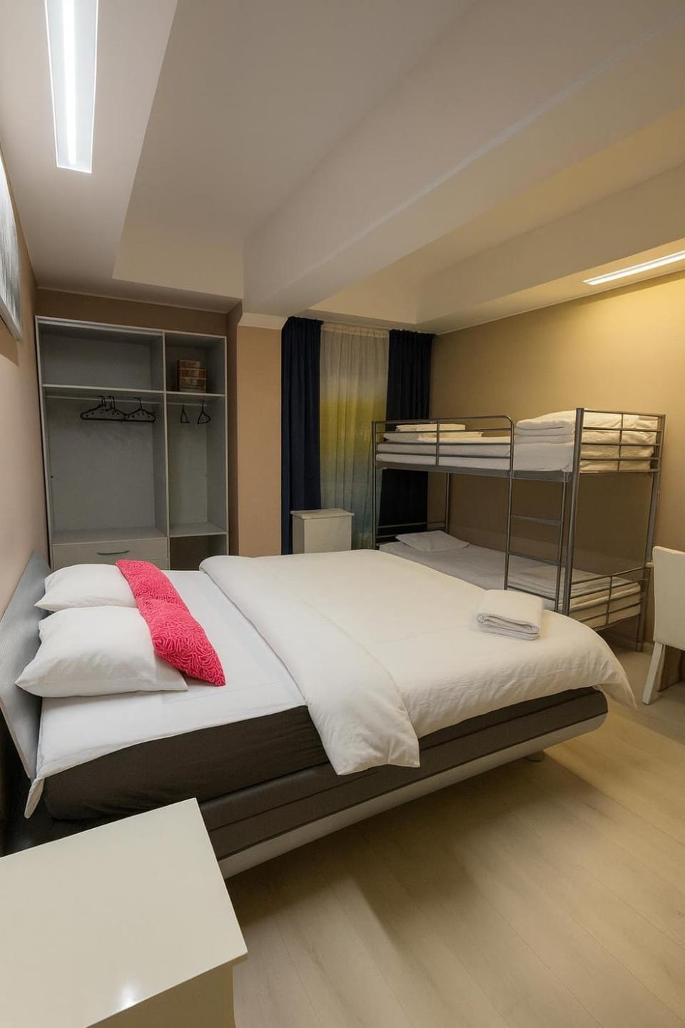 Bed, Photo of the whole room, Bedroom, bunk bed