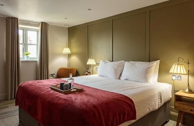 The Ostrich Inn, South Creake, Norfolk Inn in North Norfolk District