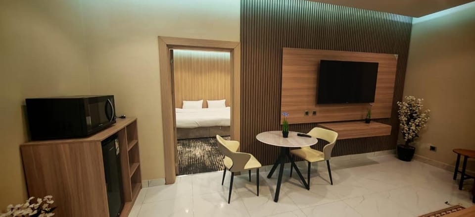 TV and multimedia, Coffee/tea facilities, Dining area