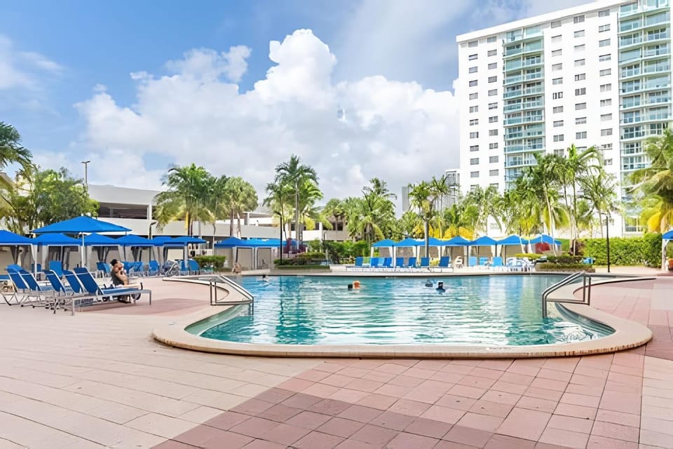 Activities, Guests, Swimming pool