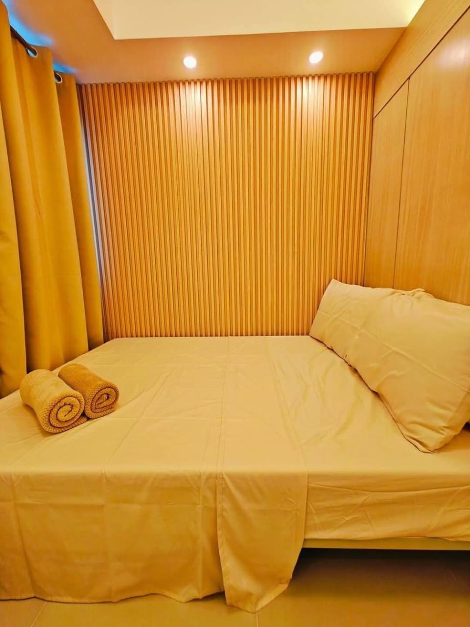 Cozy Modern 1BR Light Residences with 55 inches 4K TV Apartment in Mandaluyong