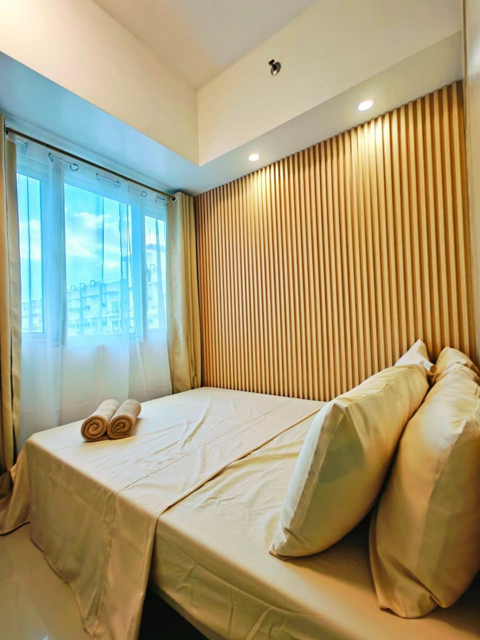 Cozy Modern 1BR Light Residences with 55 inches 4K TV Apartment in Mandaluyong
