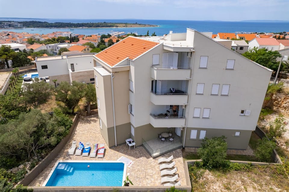 Property building, Swimming pool