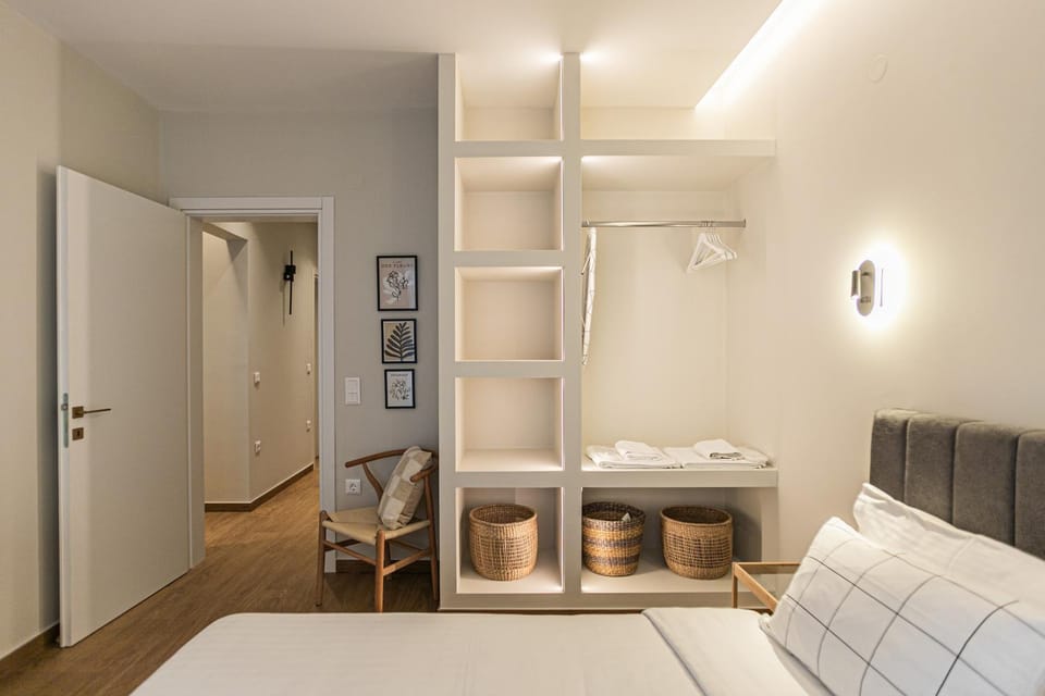 Bed, Bedroom, towels, wardrobe