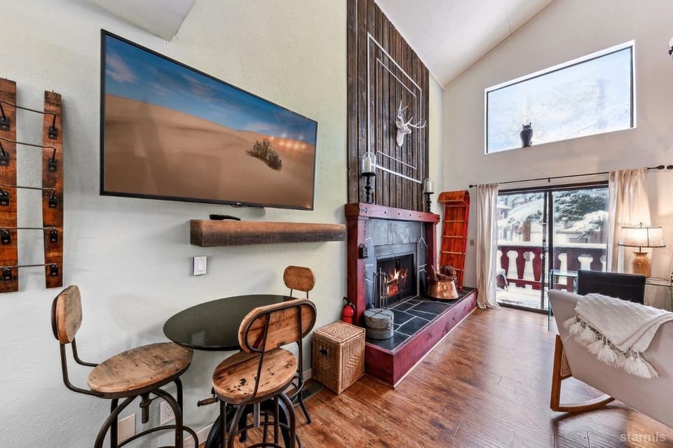 3390 Pine Hill Road home House in South Lake Tahoe