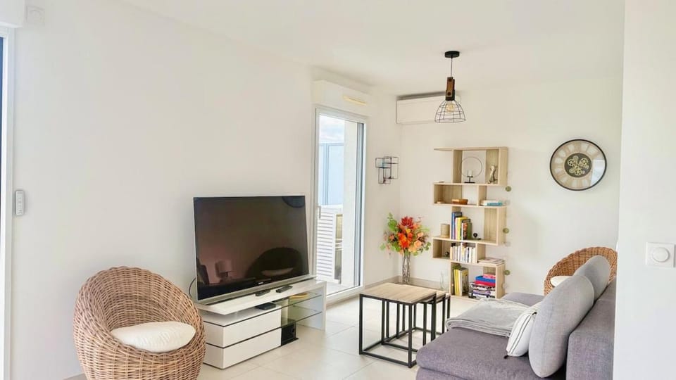 La Vista Mar - Apt Seaview Near Airport-AC-Parking Apartment in Nice