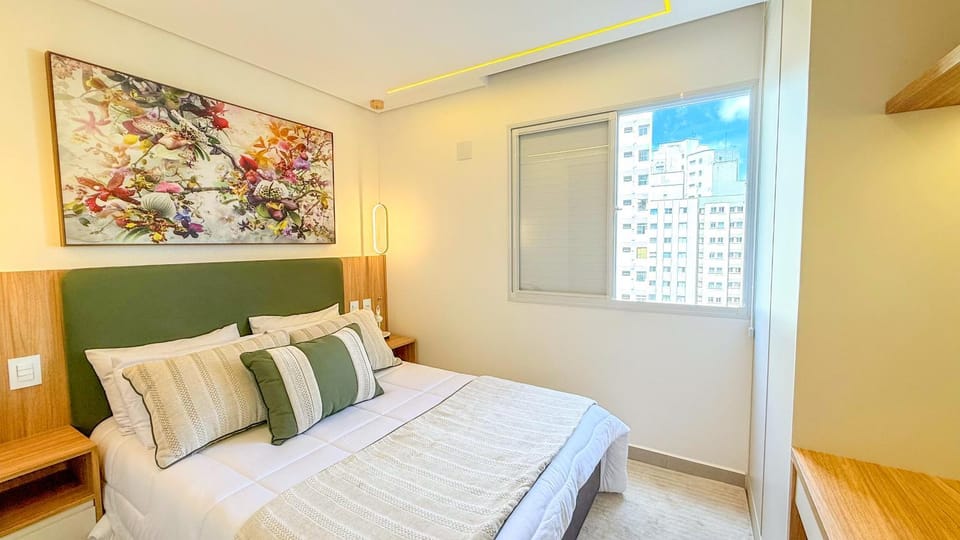 Photo of the whole room, Bedroom