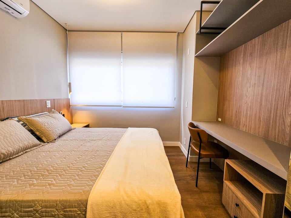 Bedroom, air conditioner