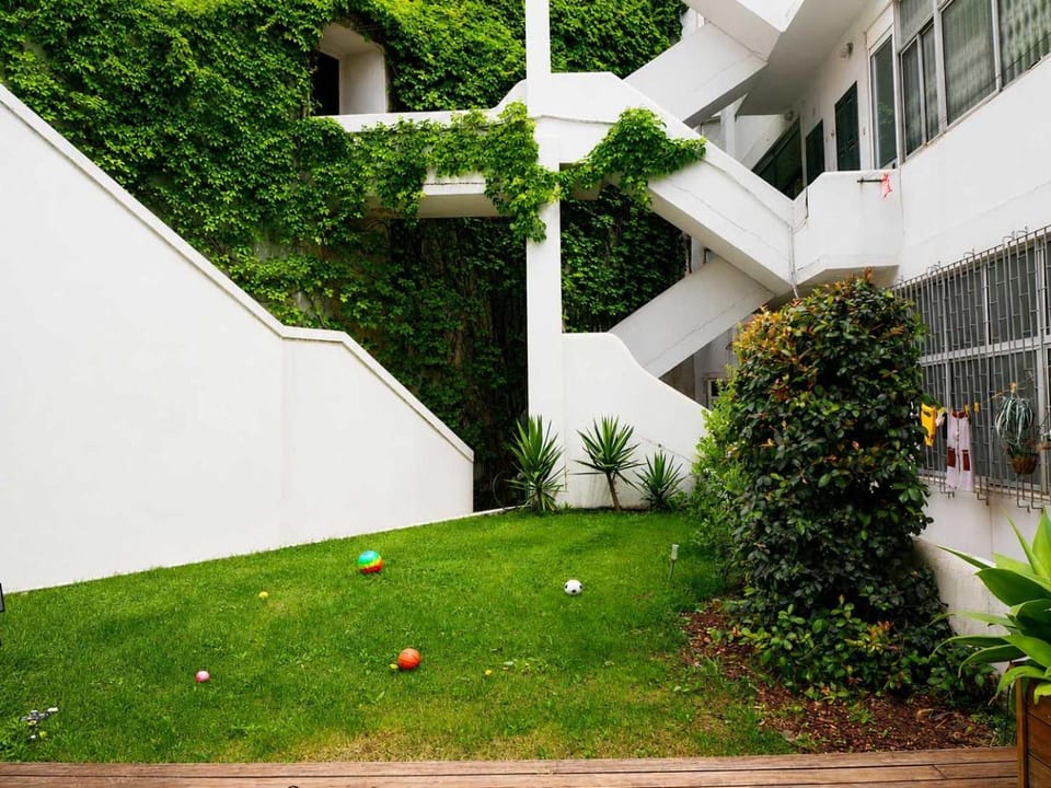Family Luxury in Principe Real w Parking Apartment in Lisbon