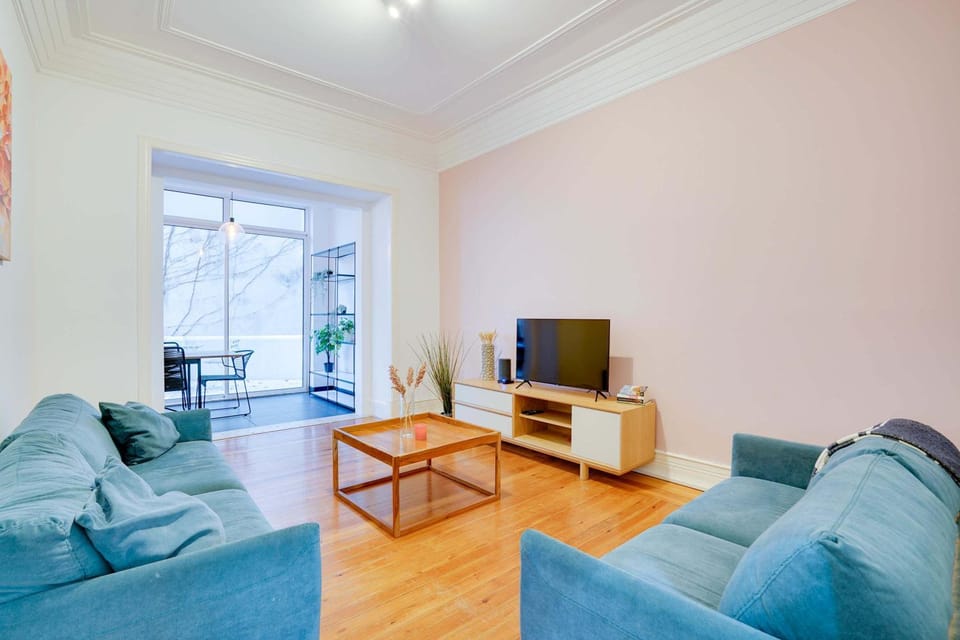 Family Luxury in Principe Real w Parking Apartment in Lisbon
