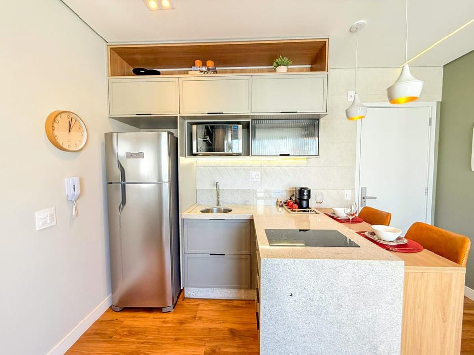 Kitchen or kitchenette, Dining area, stove