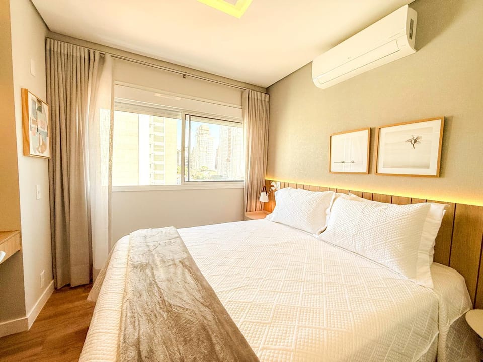 Photo of the whole room, Bedroom, air conditioner