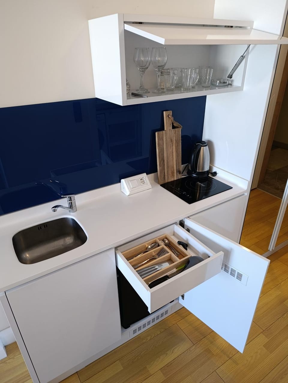 Coffee/tea facilities, Kitchen or kitchenette, minibar, pet friendly, stove, toaster