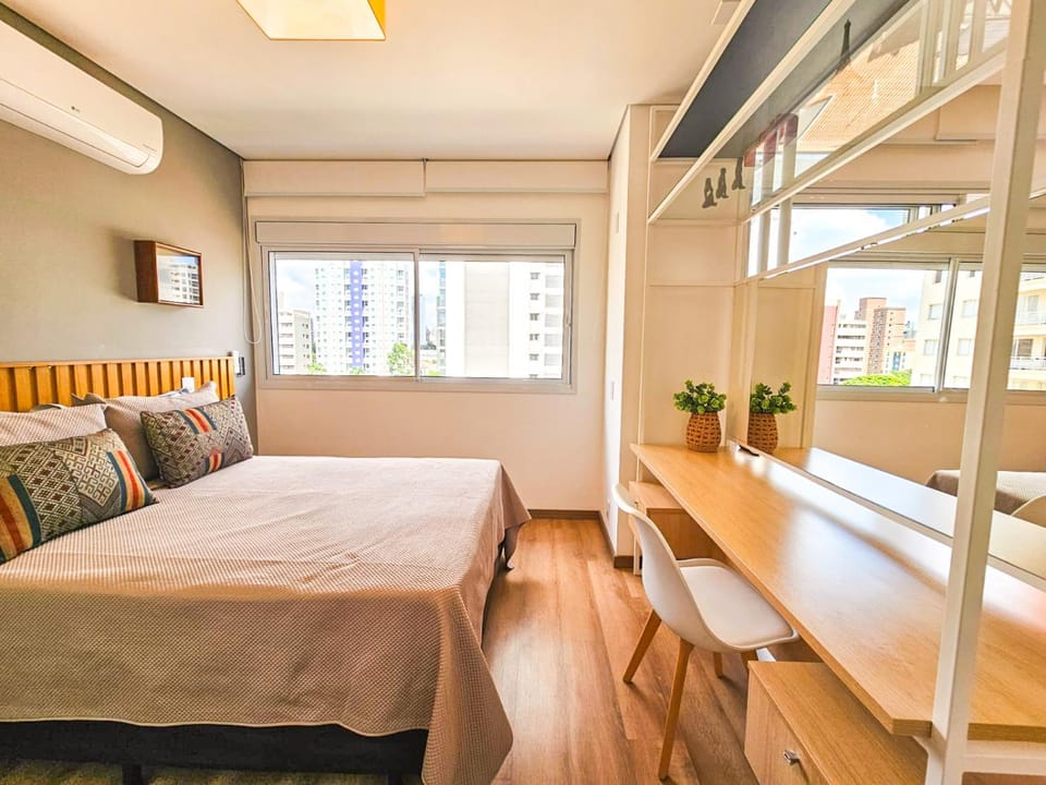 Bed, Photo of the whole room, Bedroom, air conditioner
