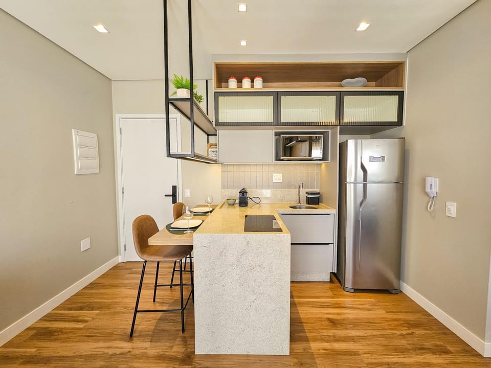 Kitchen or kitchenette, Dining area, stove