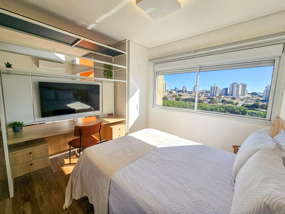 TV and multimedia, View (from property/room), Photo of the whole room, Evening entertainment, Bedroom